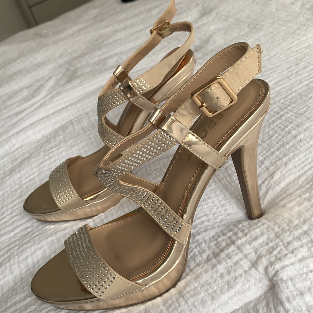 High heels - Picture 2 of 5